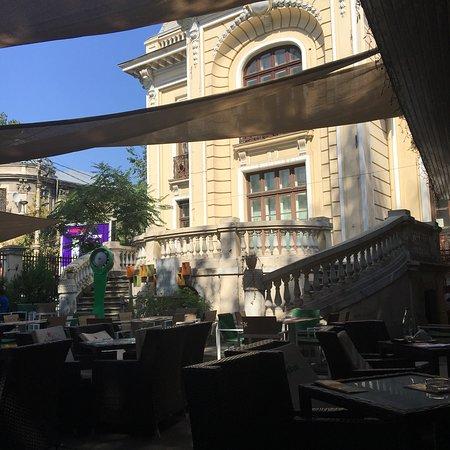 Legere Cafe Bar Bistro